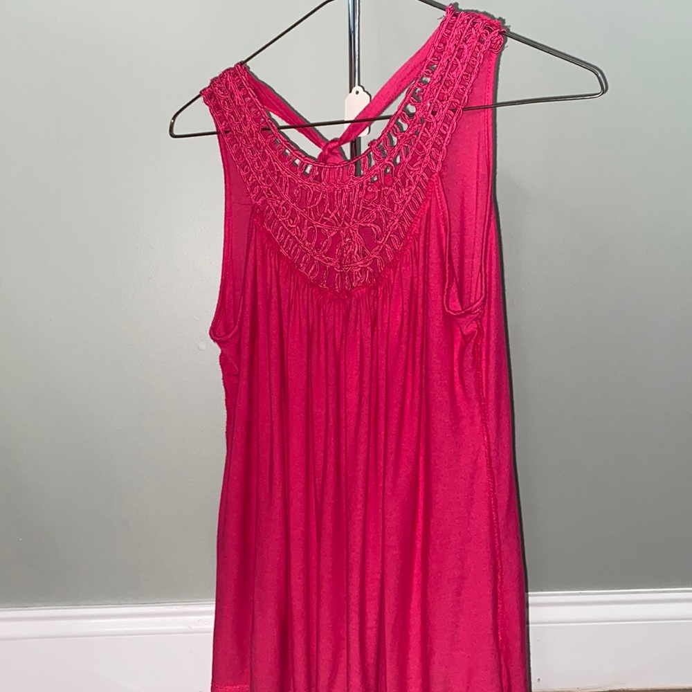 Sleeveless Tie neck blouse